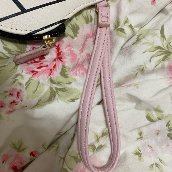 Betsey Johnson Kitty clutch. - Picture 4 of 6